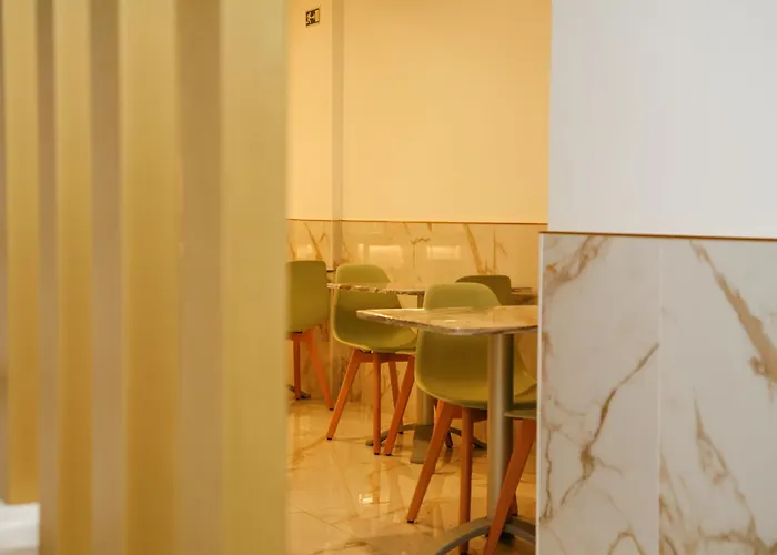 לינה וארוחת בוקר Nova Delpa Al