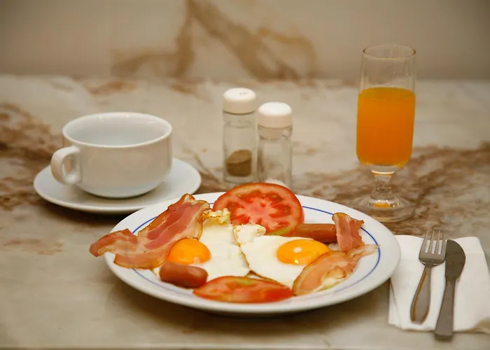 לינה וארוחת בוקר Nova Delpa Al 4*