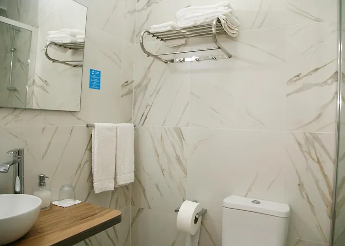 לינה וארוחת בוקר Nova Delpa Al 4*